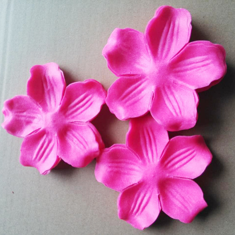 The manufacturer processes customized wholesale paper soap flowers, rose slices of various colors